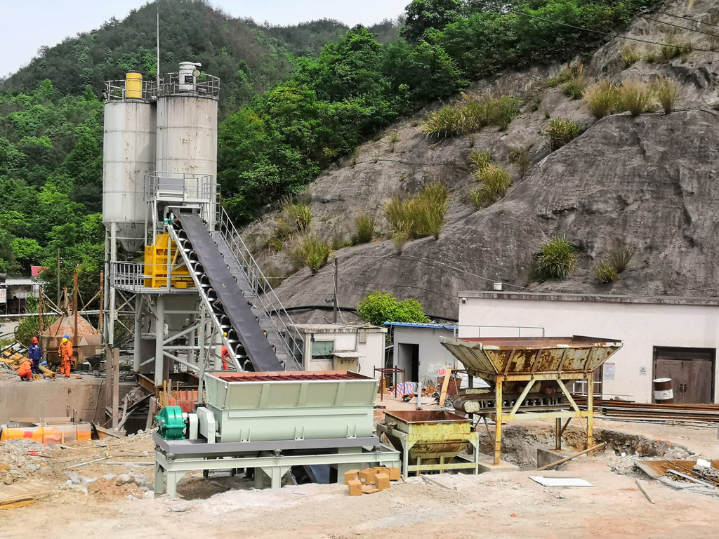 用于兰溪金昌矿业有限公司的HZS120回填型混凝土搅拌站